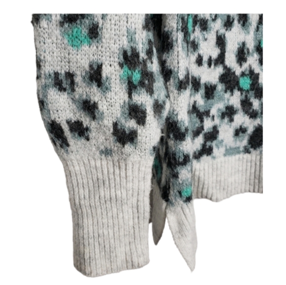 LOFT Leopard Print V-Neck Sweater - Size: XS - Picture 2 of 9